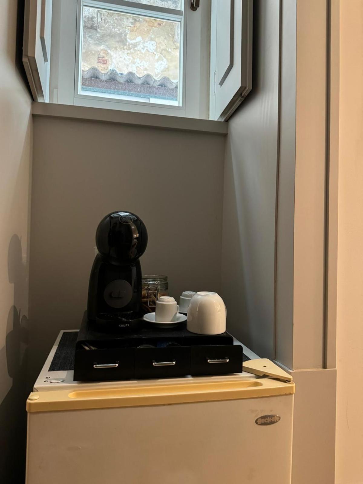Double Room With Private Wc In Shared House In Downtown Lisboa Kültér fotó