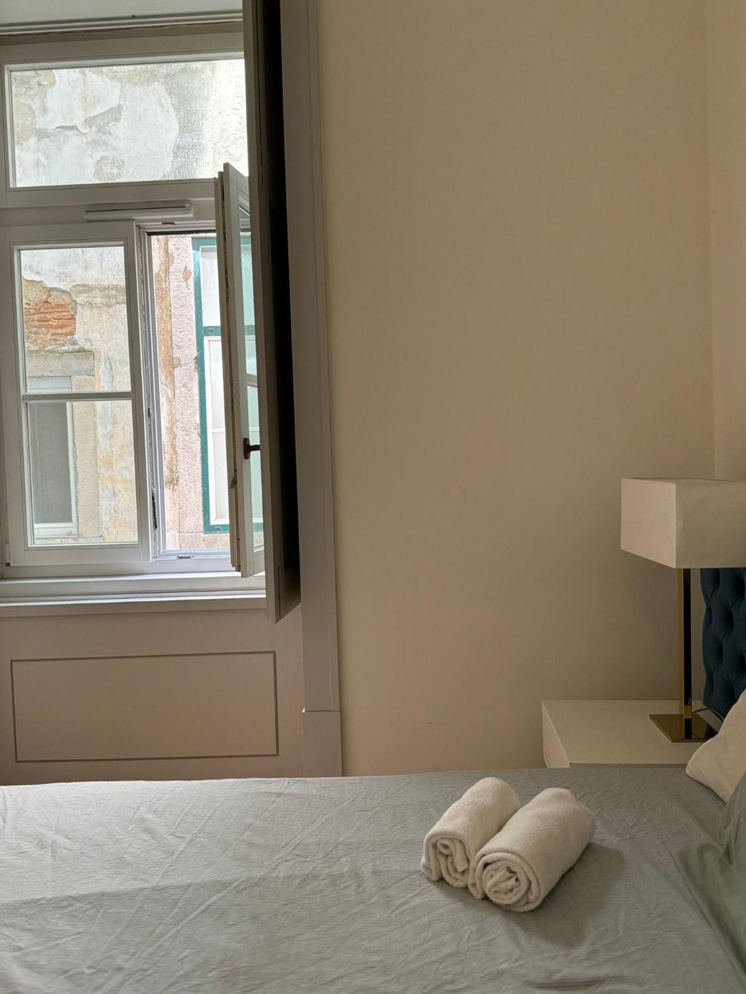 Double Room With Private Wc In Shared House In Downtown Lisboa Kültér fotó